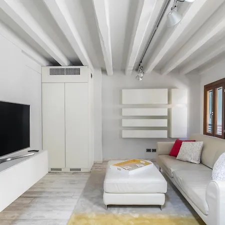 Old Town Nest By Welchome Treviso